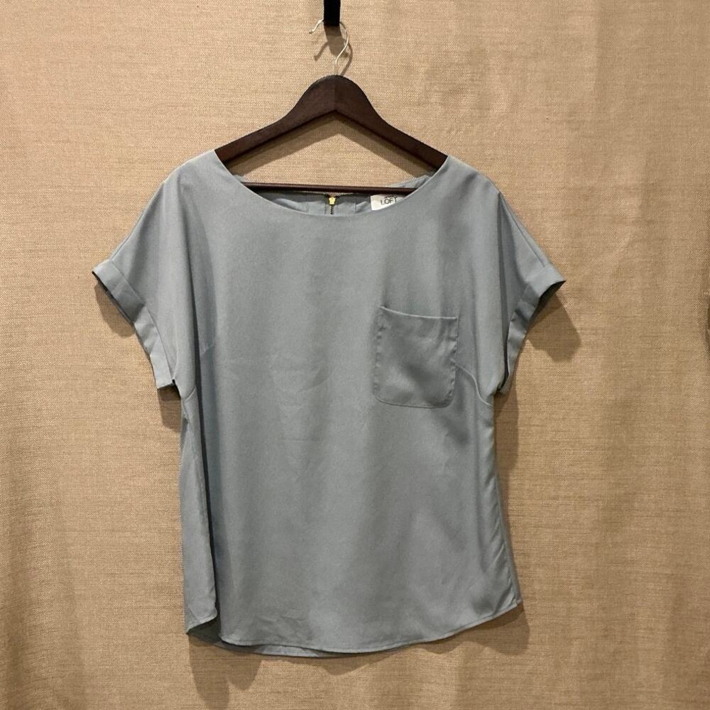 LOFT Blue/Green Blouse Zip Back Short Sleeve Pocket Minimalist‎ Women’s Large